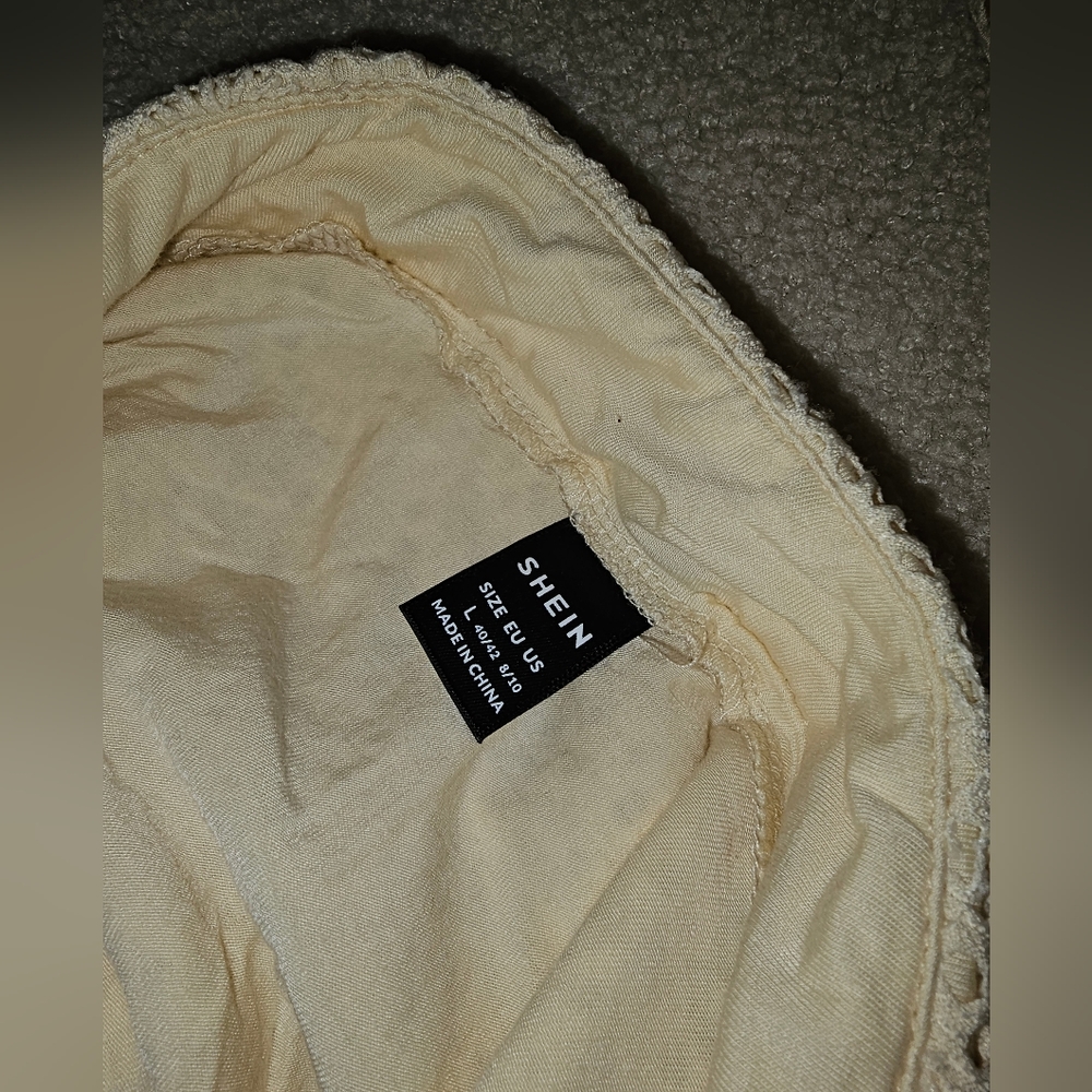 Off-white cropped two piece crochet set - Picture 4 of 8